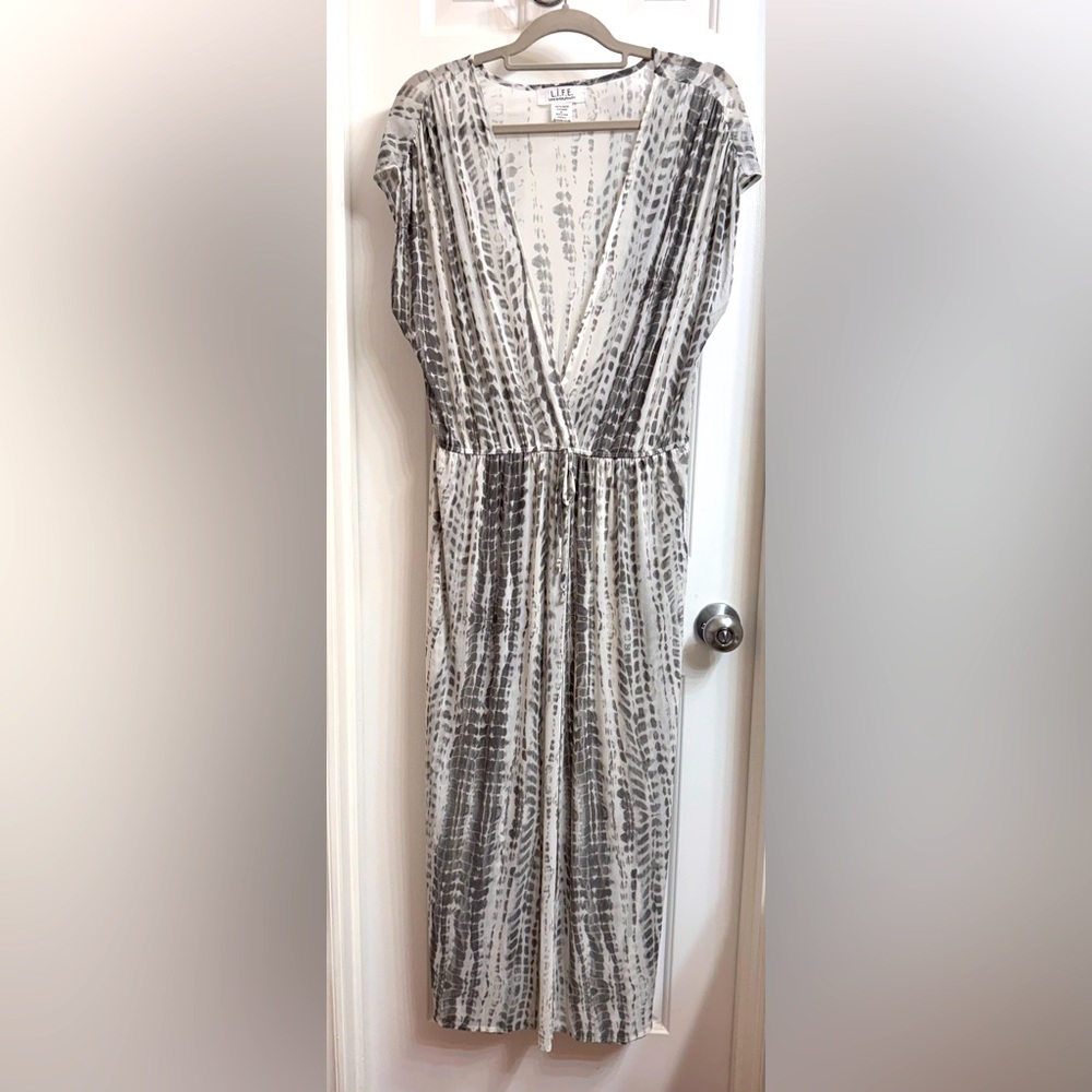 L.I.F.E. by Love Is For Eternity White & Gray Maxi Beach Coverup Sz Medium